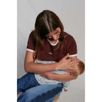 Mom Breastfeeding t-shirt - 104460_01_11420.jpg