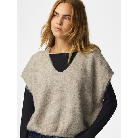 pcallie sl v-neck knit vest - 105268_01_43236.jpg