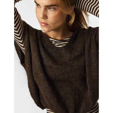 pcallie sl v-neck knit vest - 105268_02_89206.jpg